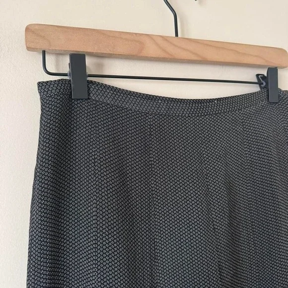 Black Tiny Flower Skirt Black Tan - Picture 3 of 5